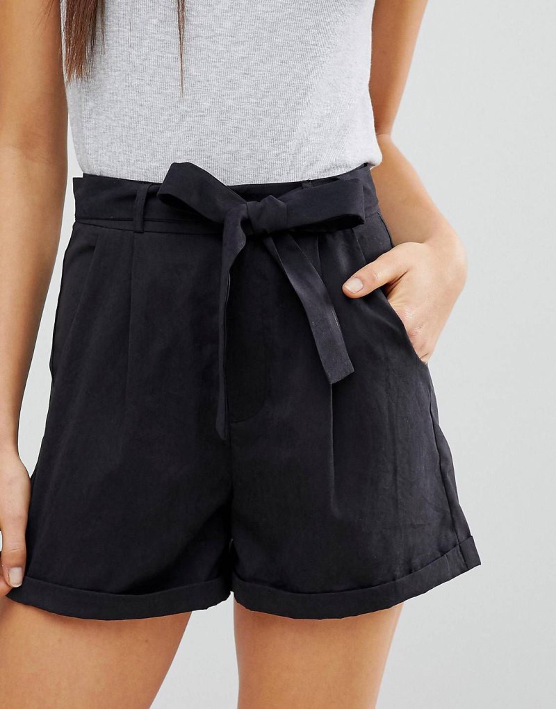 Классические шорты женские