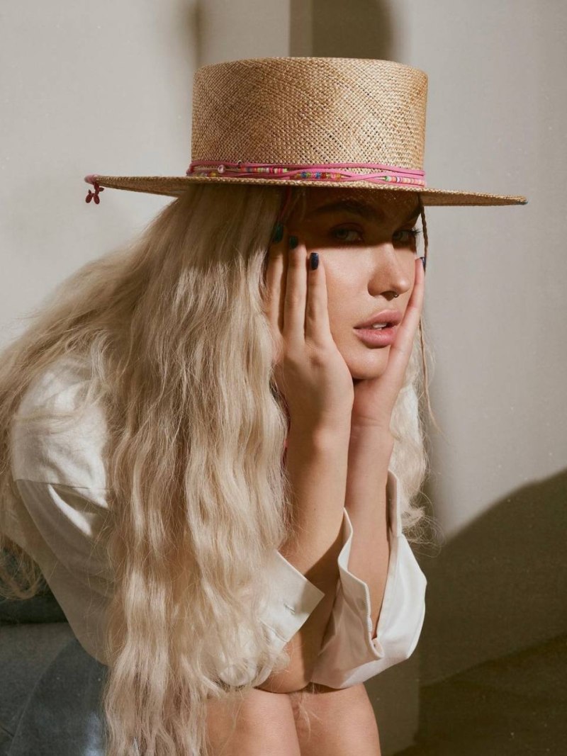 Cocoshnick Headdress