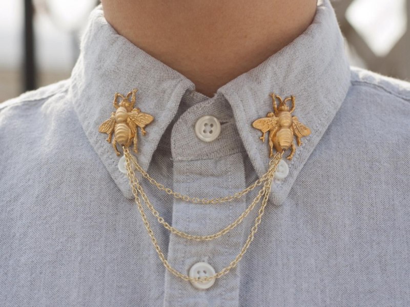 Украшение на воротник рубашки