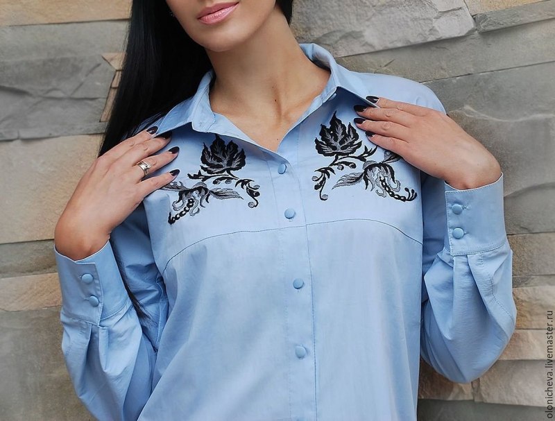 Вышивка на рубашке женской