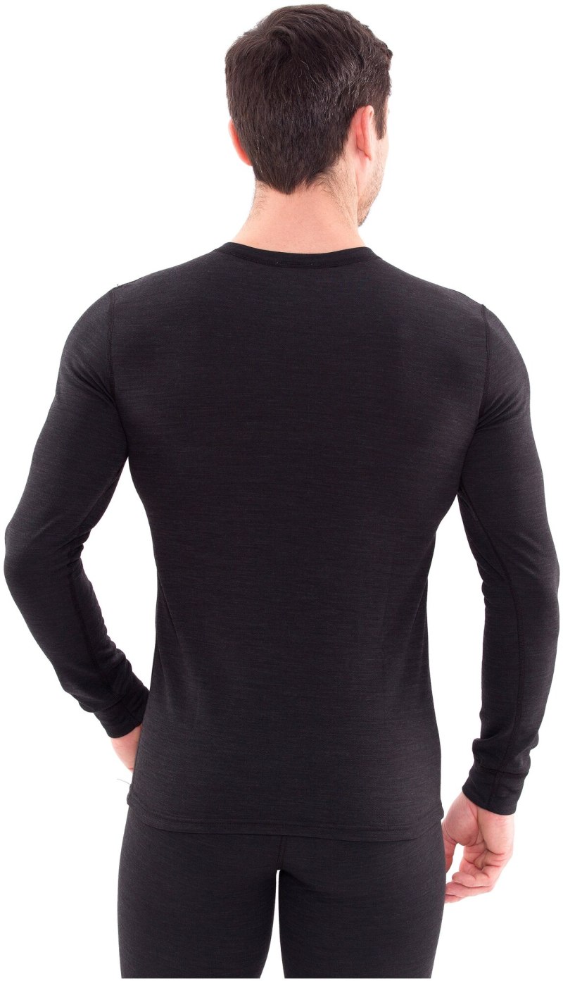 Модели в термобелье