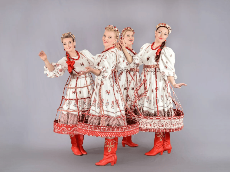 Сценический народный костюм