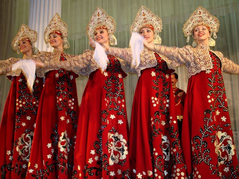 Сценический народный костюм