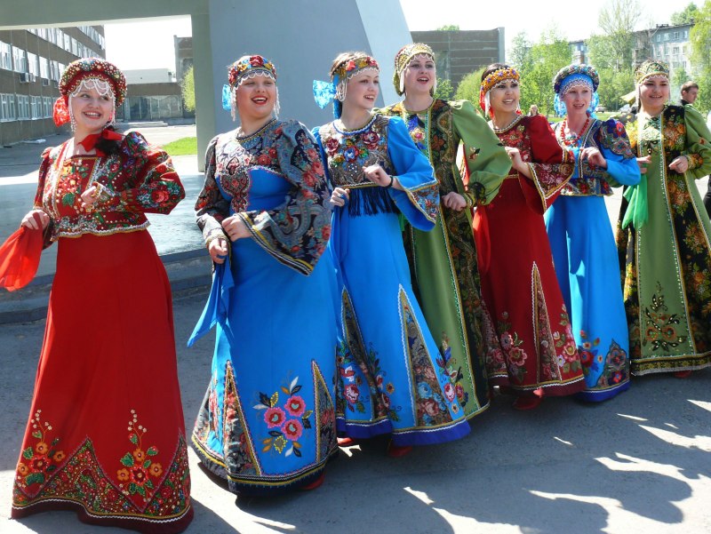 Сценический народный костюм