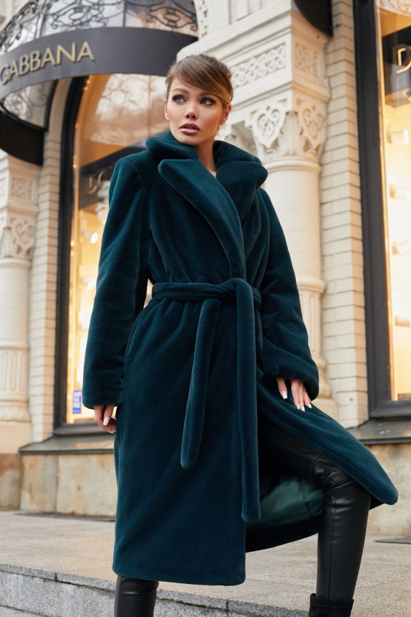Вера Якимова шубы