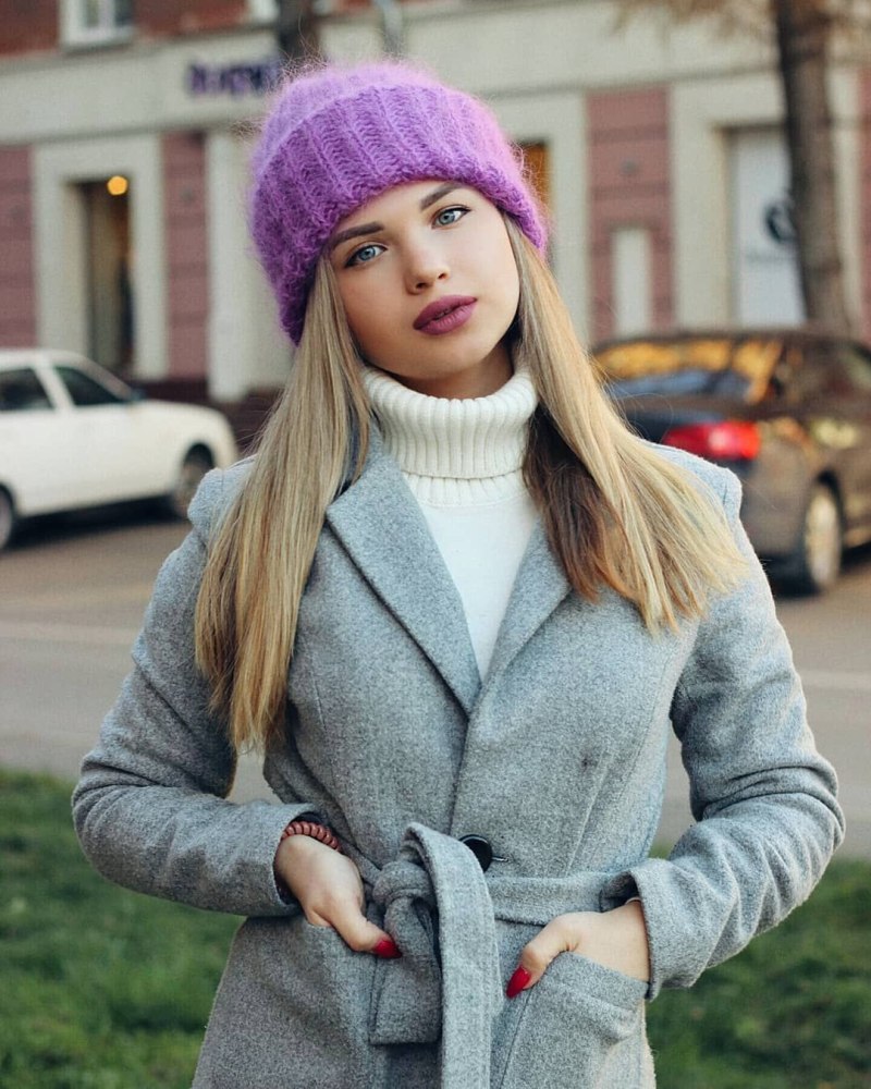 Шапка под пальто