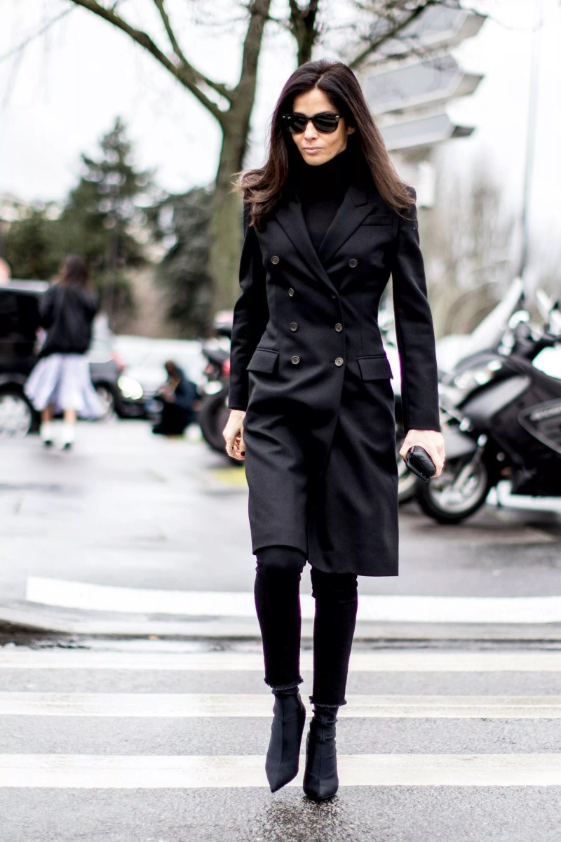 Черный тренч стрит стайл