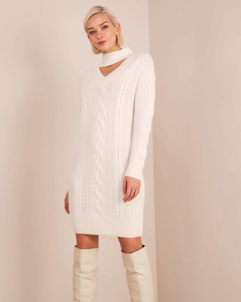 Белое шерстяное платье