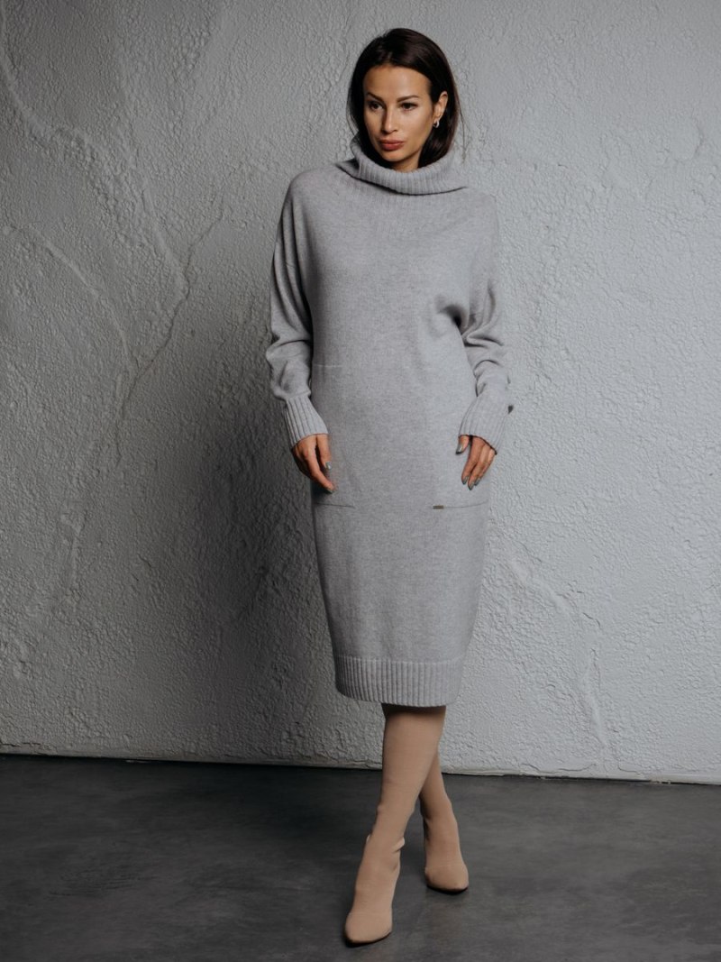 Трикотажный костюм с юбкой