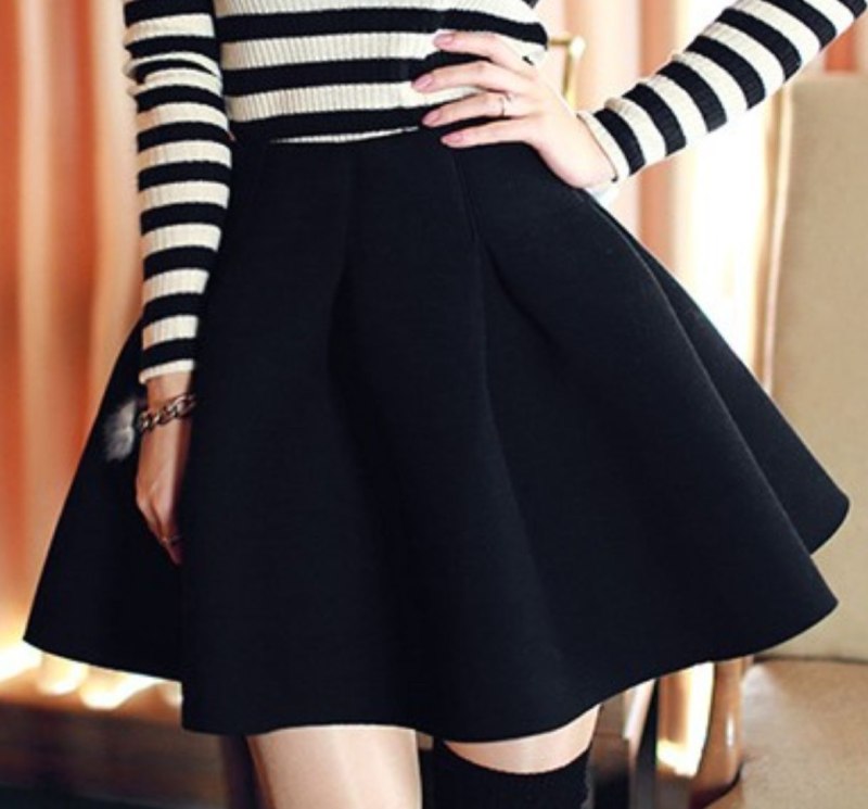 Юбка выше колена