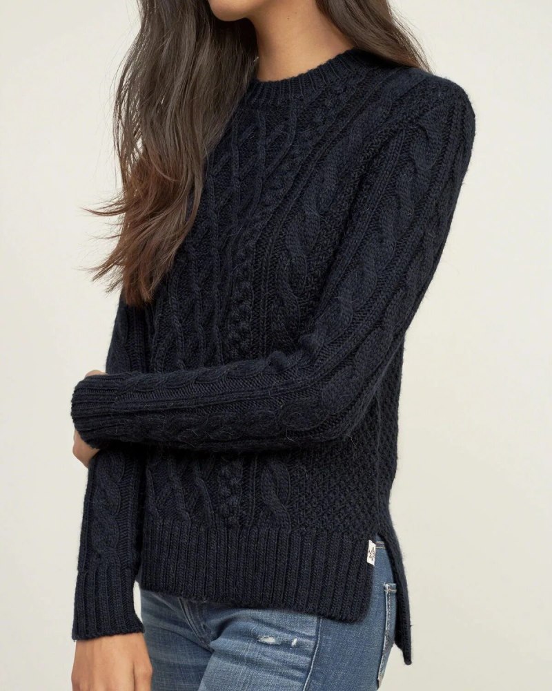 Свитер женский