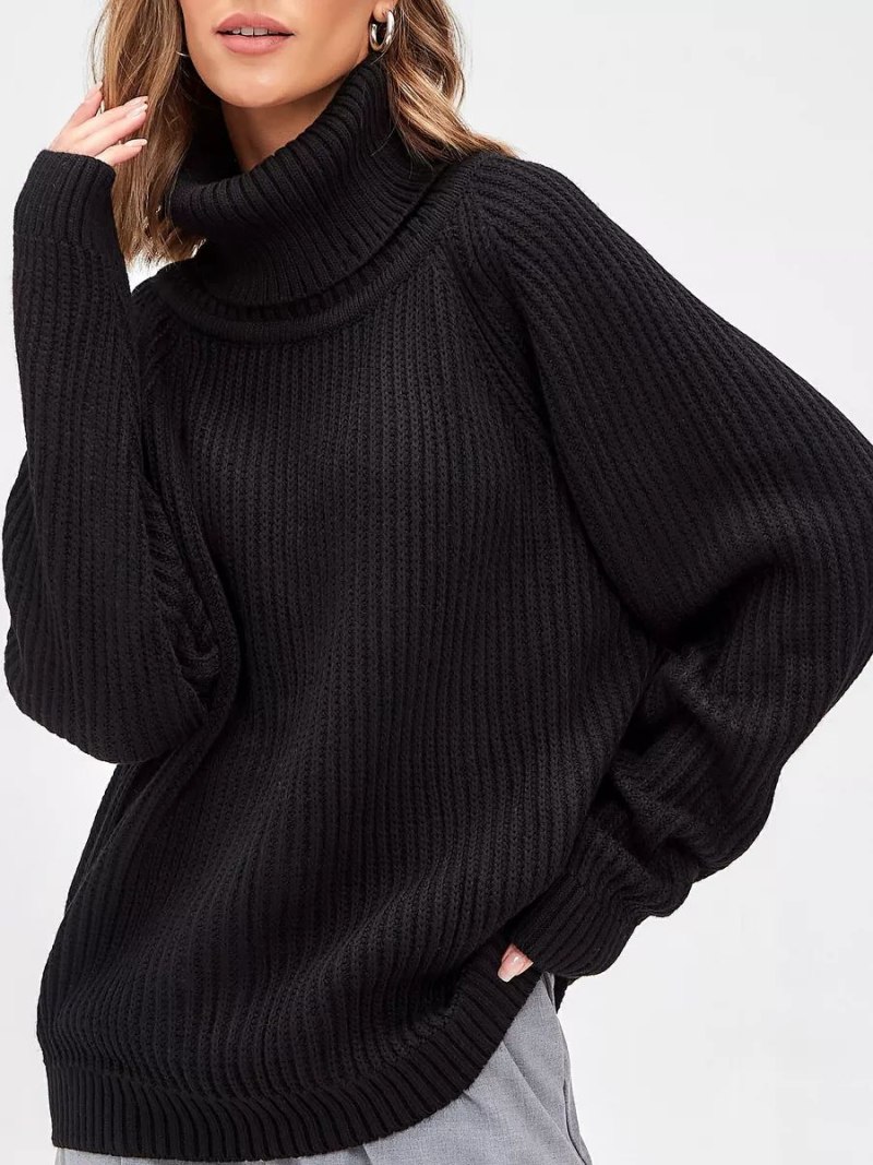 Свитер черного цвета