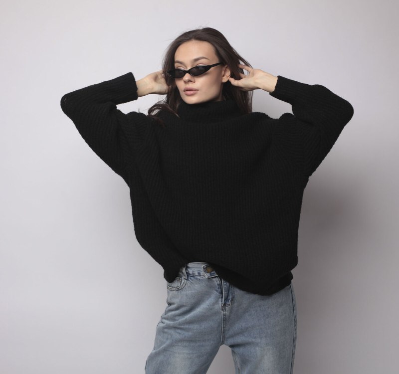 Черный свитер женский оверсайз