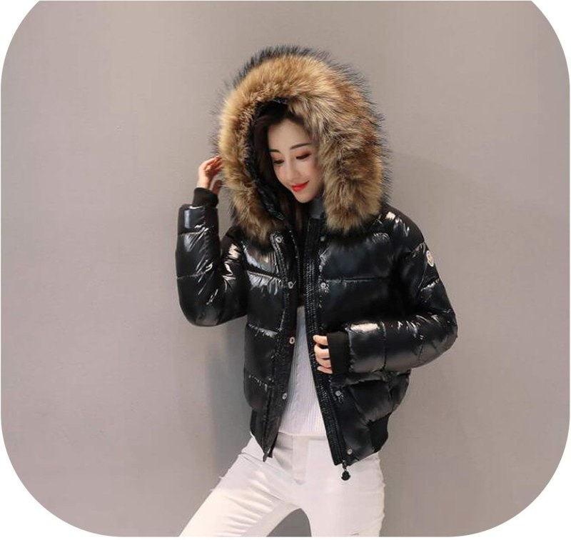 Короткий пуховик с мехом