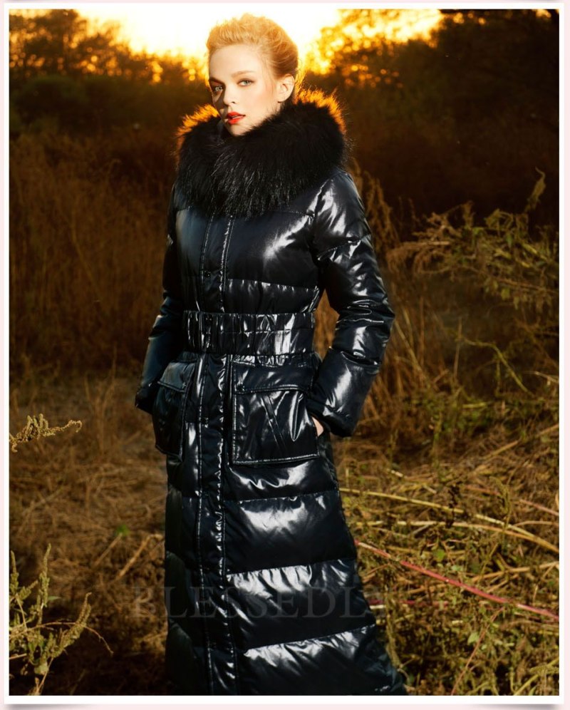 Длинное черное пуховое пальто