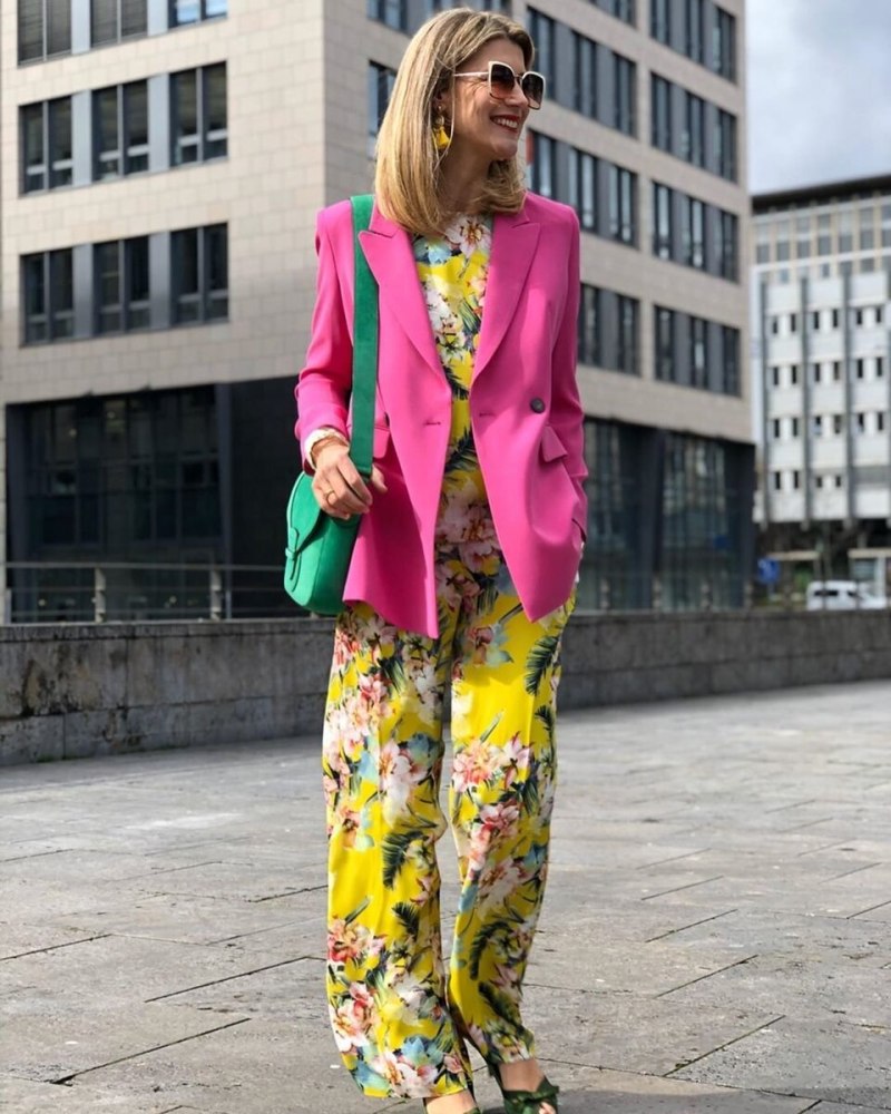 Яркая одежда для женщин